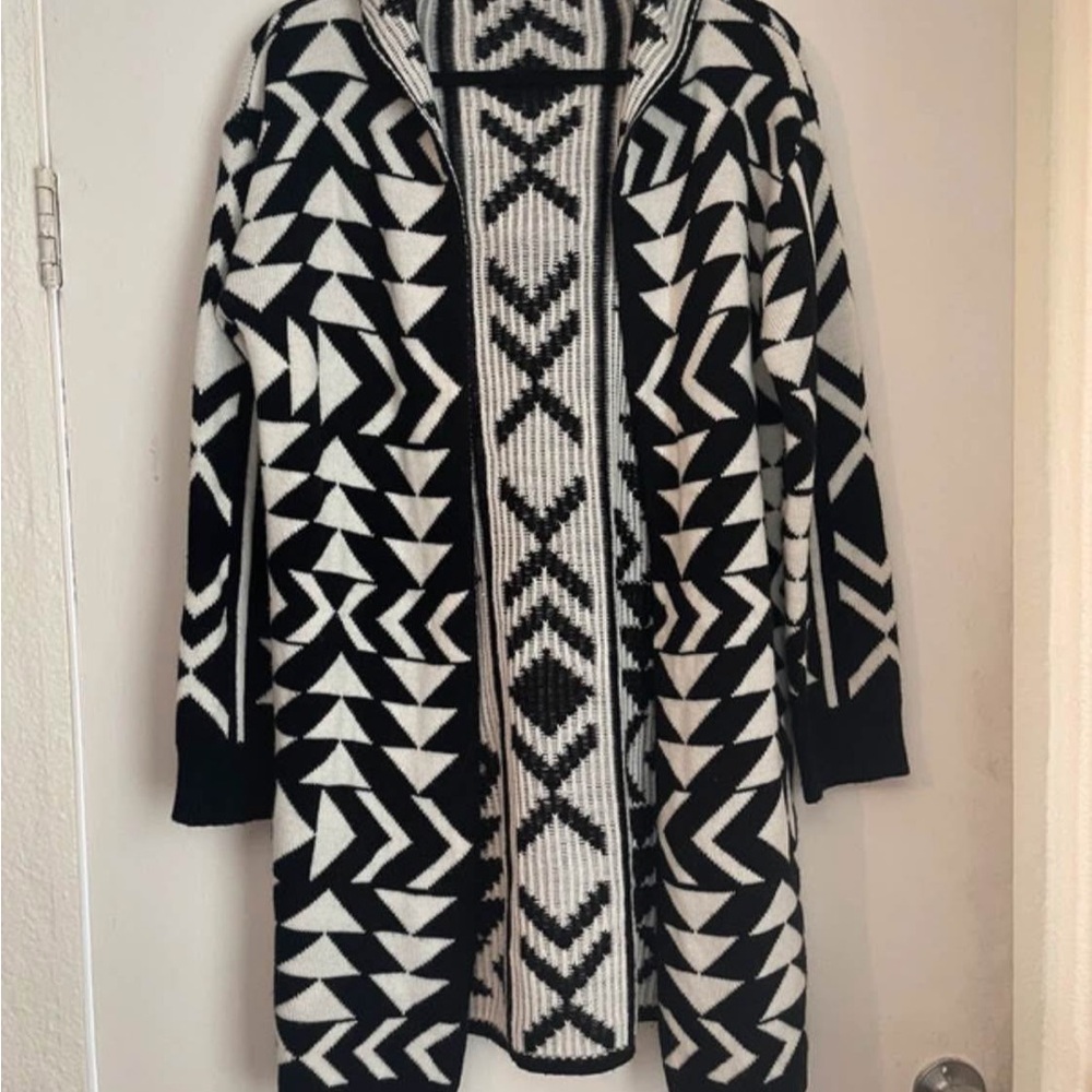 SHEIN Black and White Geometric Cardigan